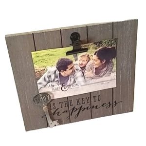 Heart & Home Family Is The Key To Happiness Photo Frame | EUC
